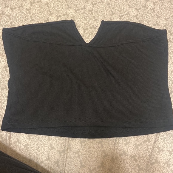 Crop top - Picture 2 of 3